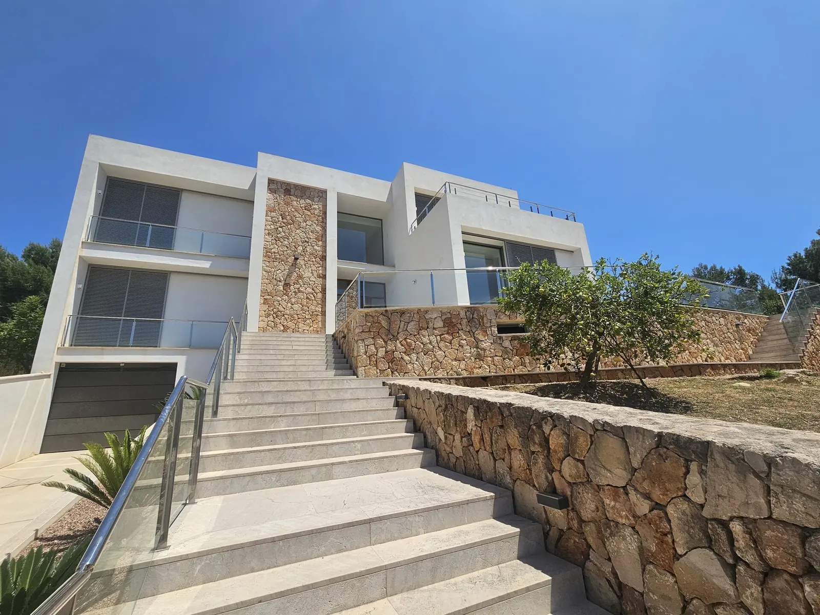 Spacious villa with views in Cala Vinyes - 1