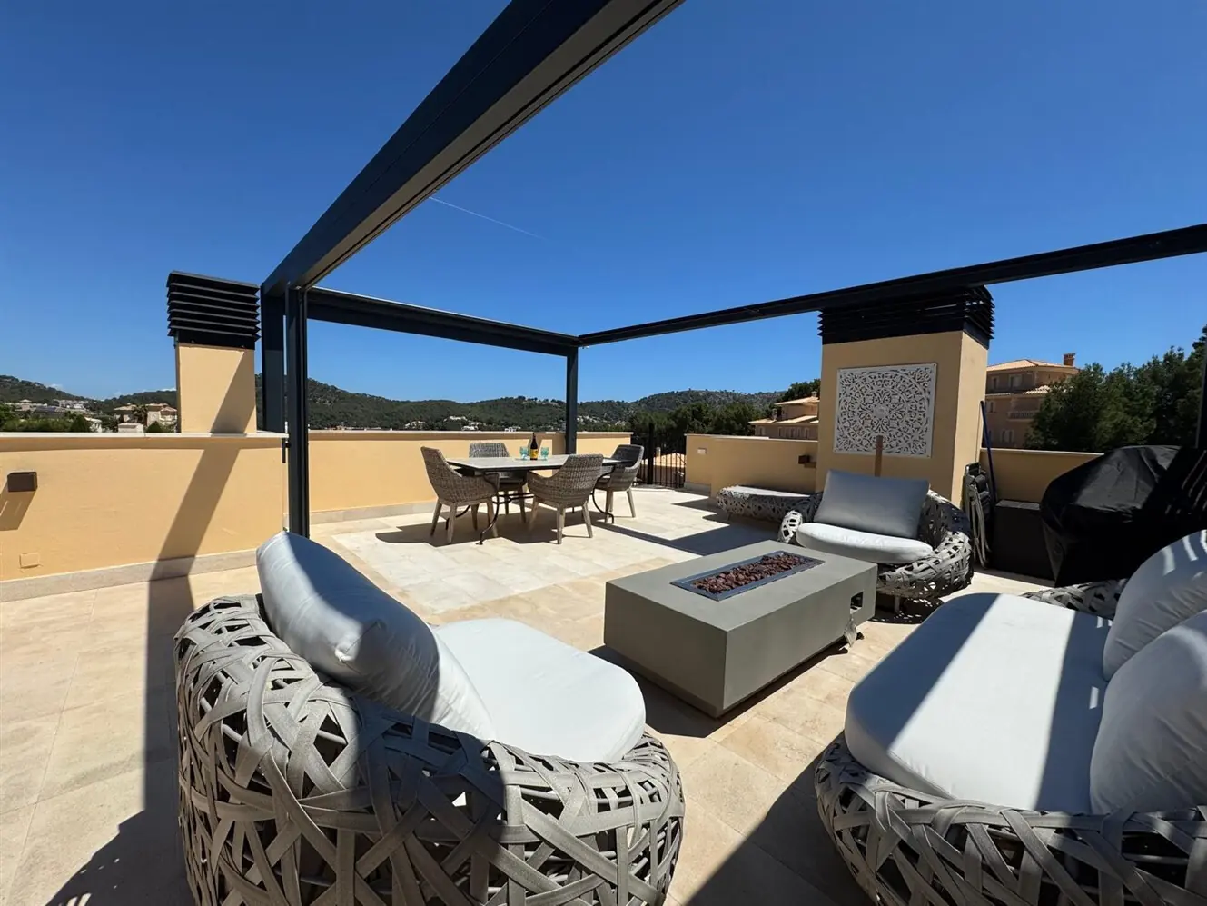 Luxury corner penthouse in Camp de Mar - Buy exclusively from us - 1