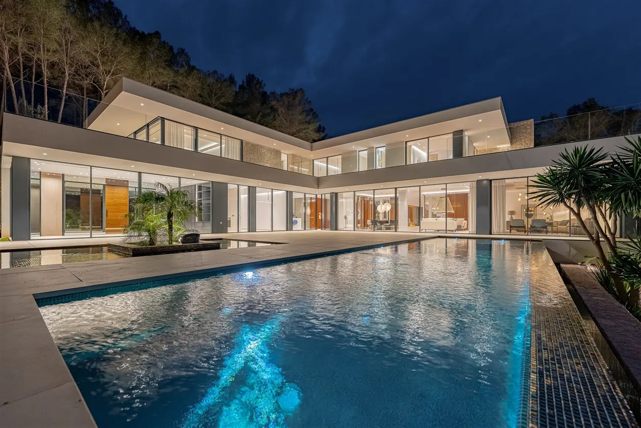 Buy an elegant, luxury new-build villa in Son Vida, Palma de Mallorca - 1