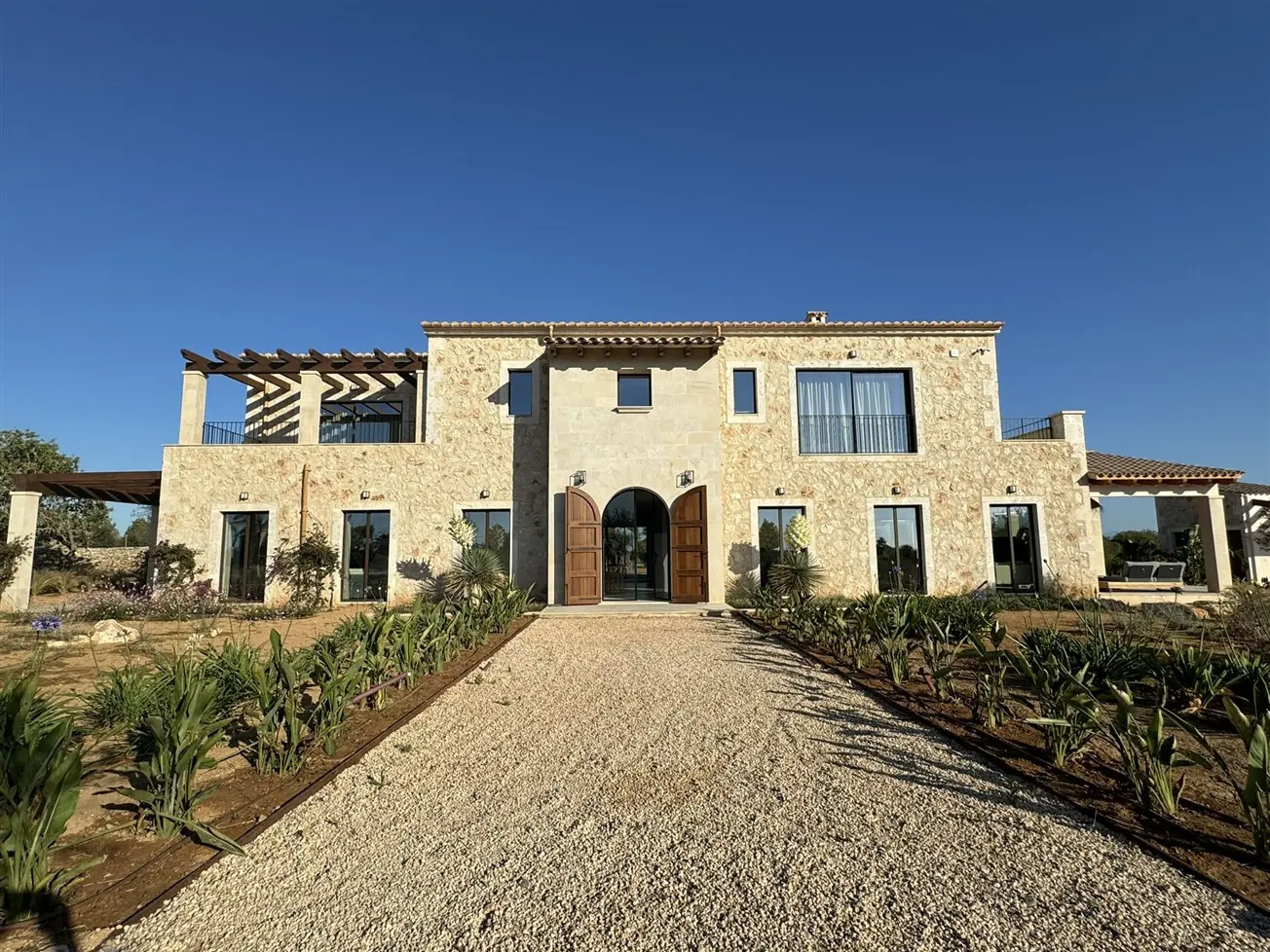 Fantastic, modern, newly built property available for long-term rental in Cala Llombarts, Majorca. - 1