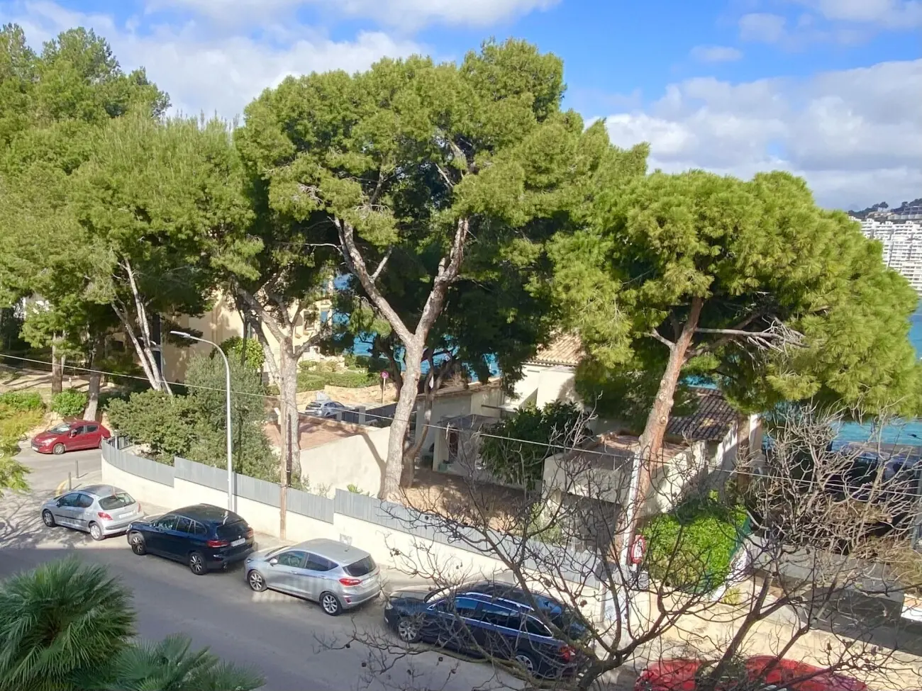 INVESTMENT Opportunity in Santa Ponsa – Spacious Second-Line Apartment with Sea Views - 1