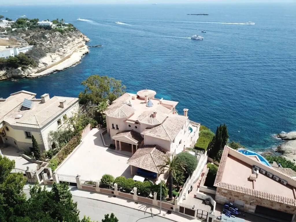 Exceptional Mediterranean Villa in Cala Xada, Portals Vells - 1