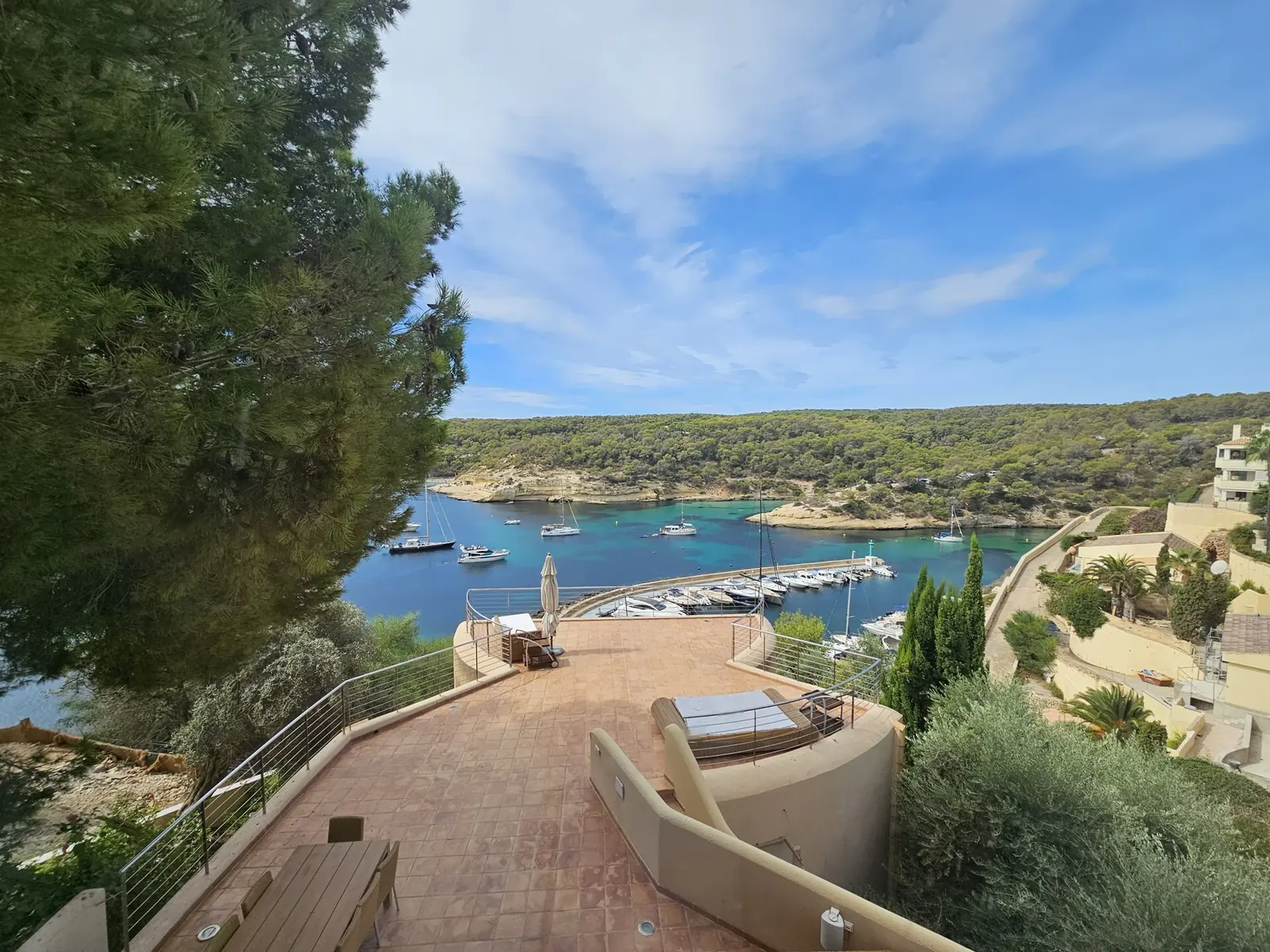 Marvelous Frontline Villa with breathtaking Sea Views - 1