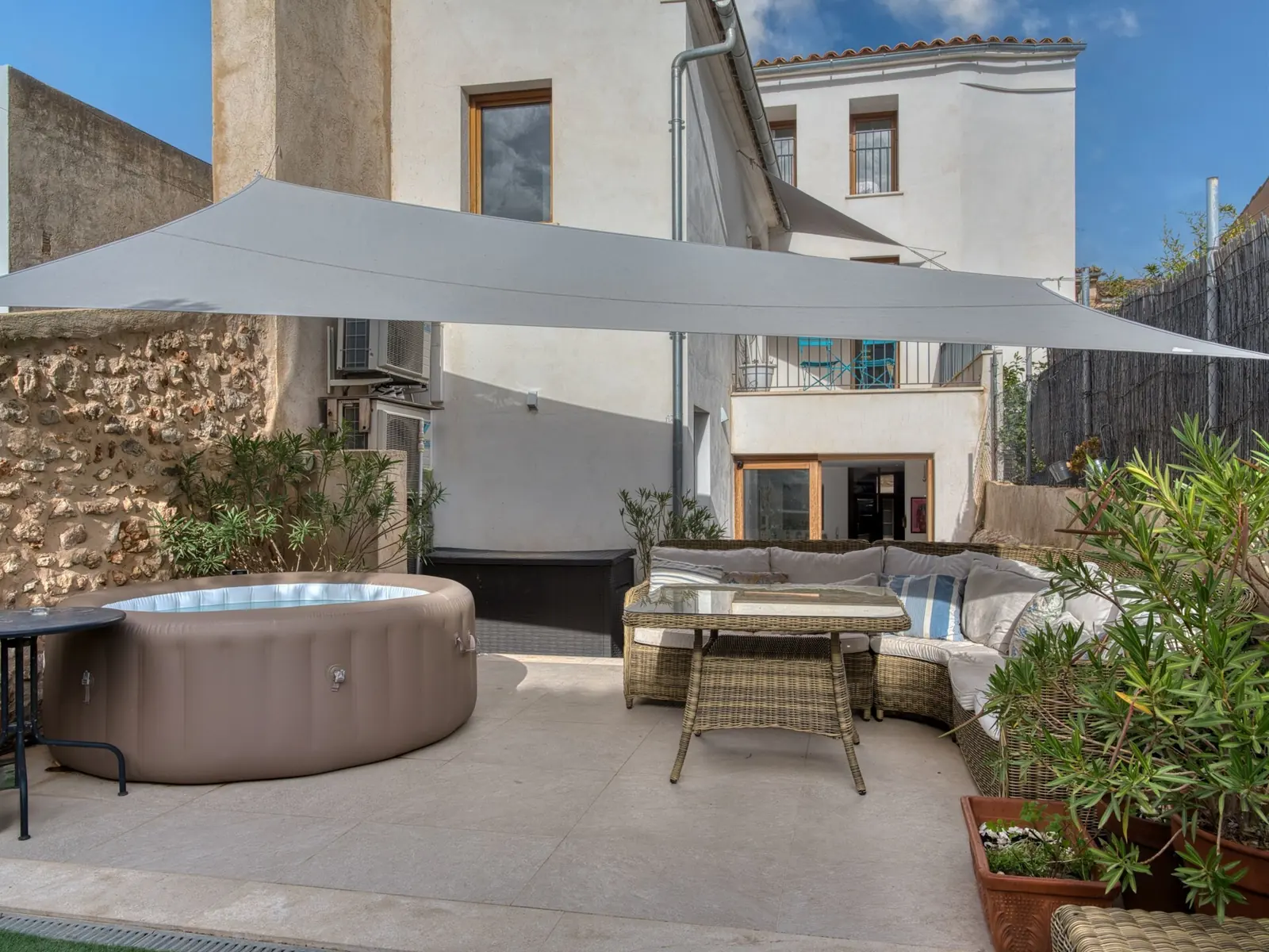 Charming Modern Fully Refurbished Townhouse in Alaro - 1